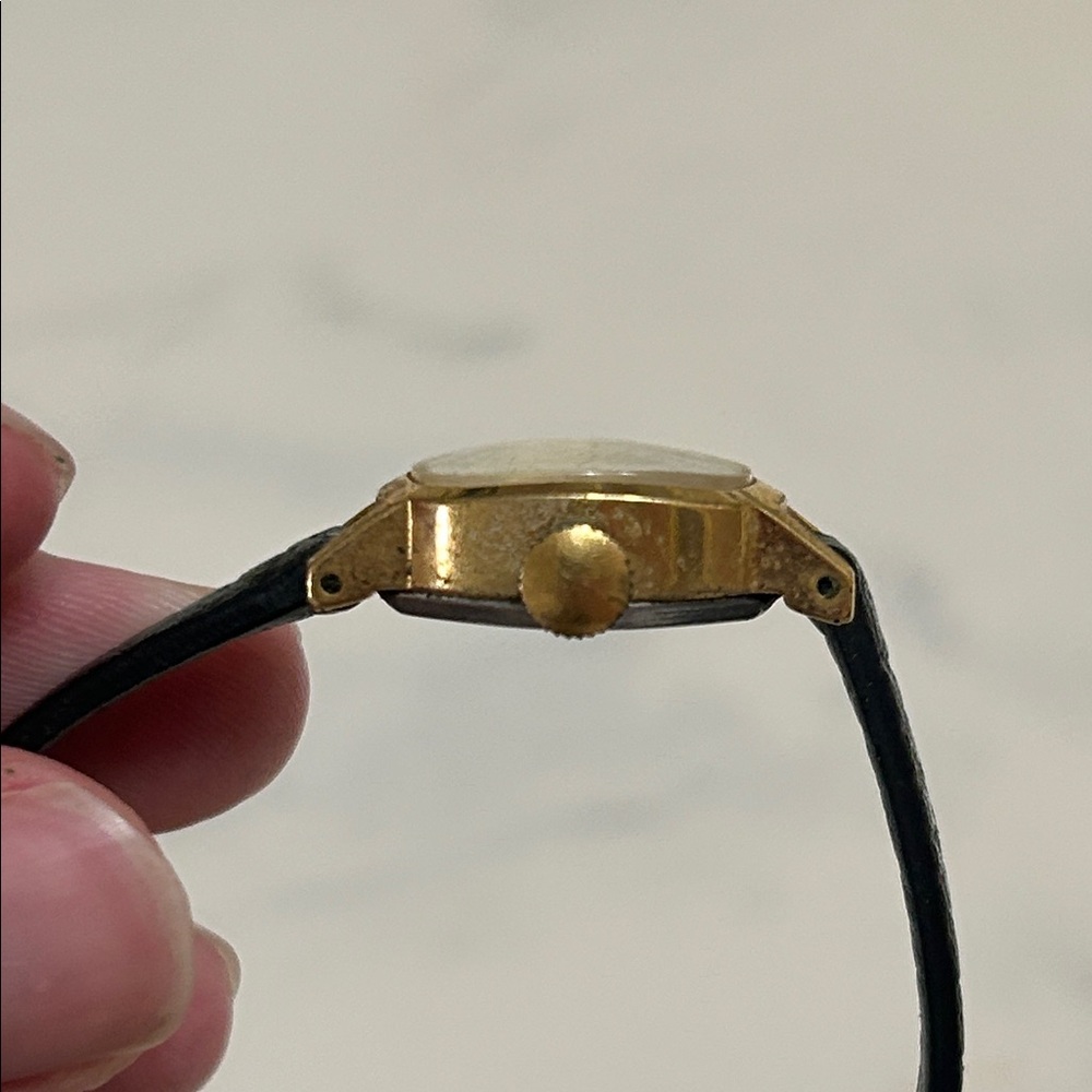 Vintage Timex Gold Case with Black Strap Watch - Picture 6 of 11
